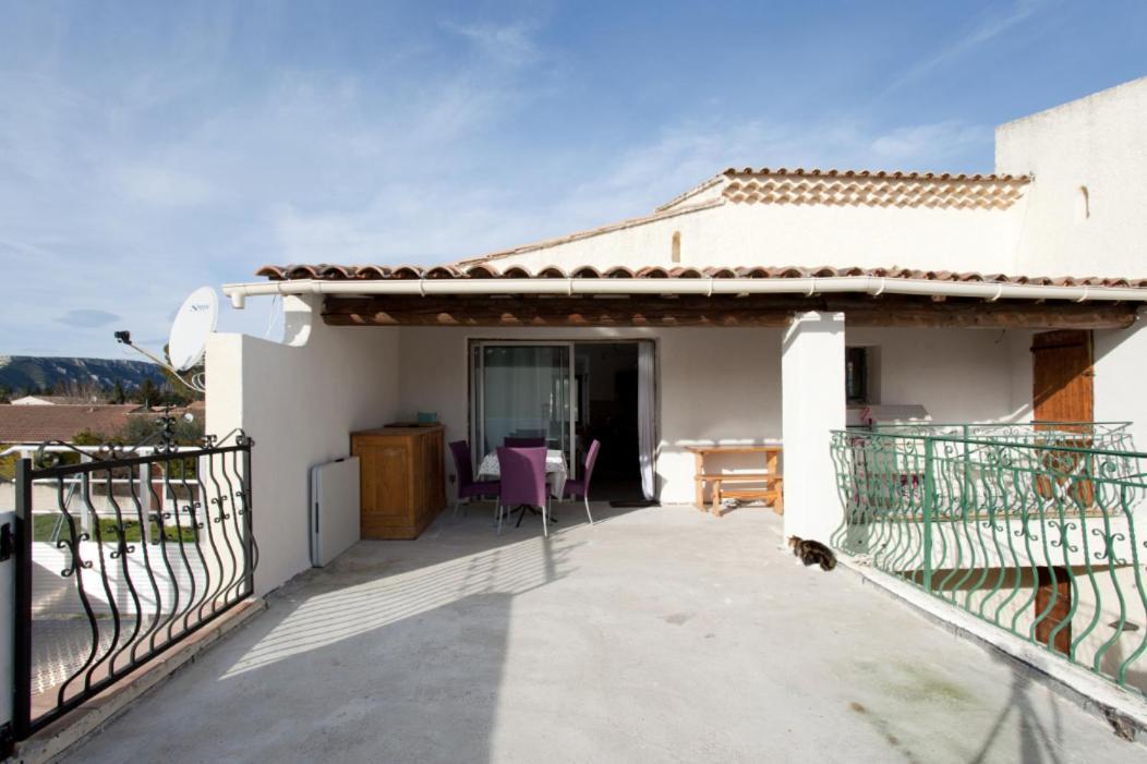 Gîte du Charme Provençal Sénas Extérieur photo
